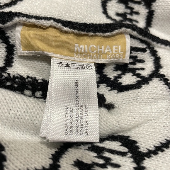 Michael Kors Winter Hat Black and White - Picture 3 of 4